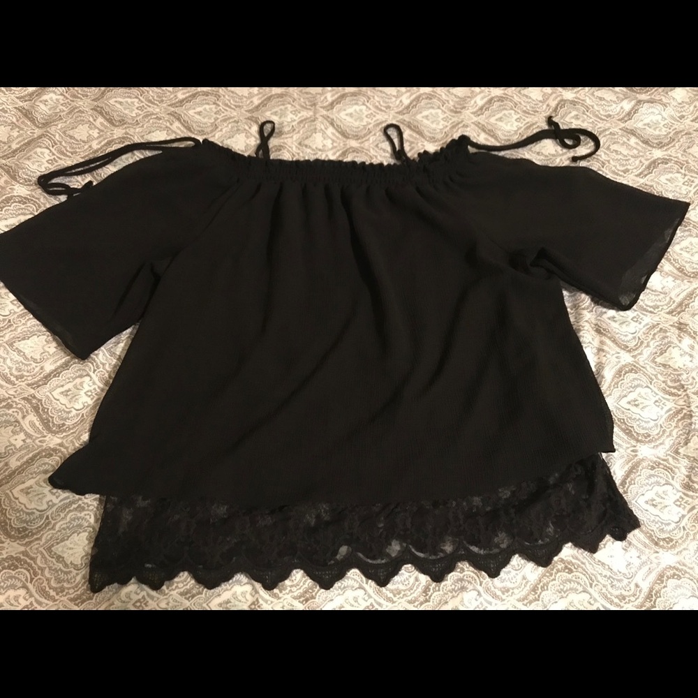IZ Byer Black Off the Shoulder Blouse